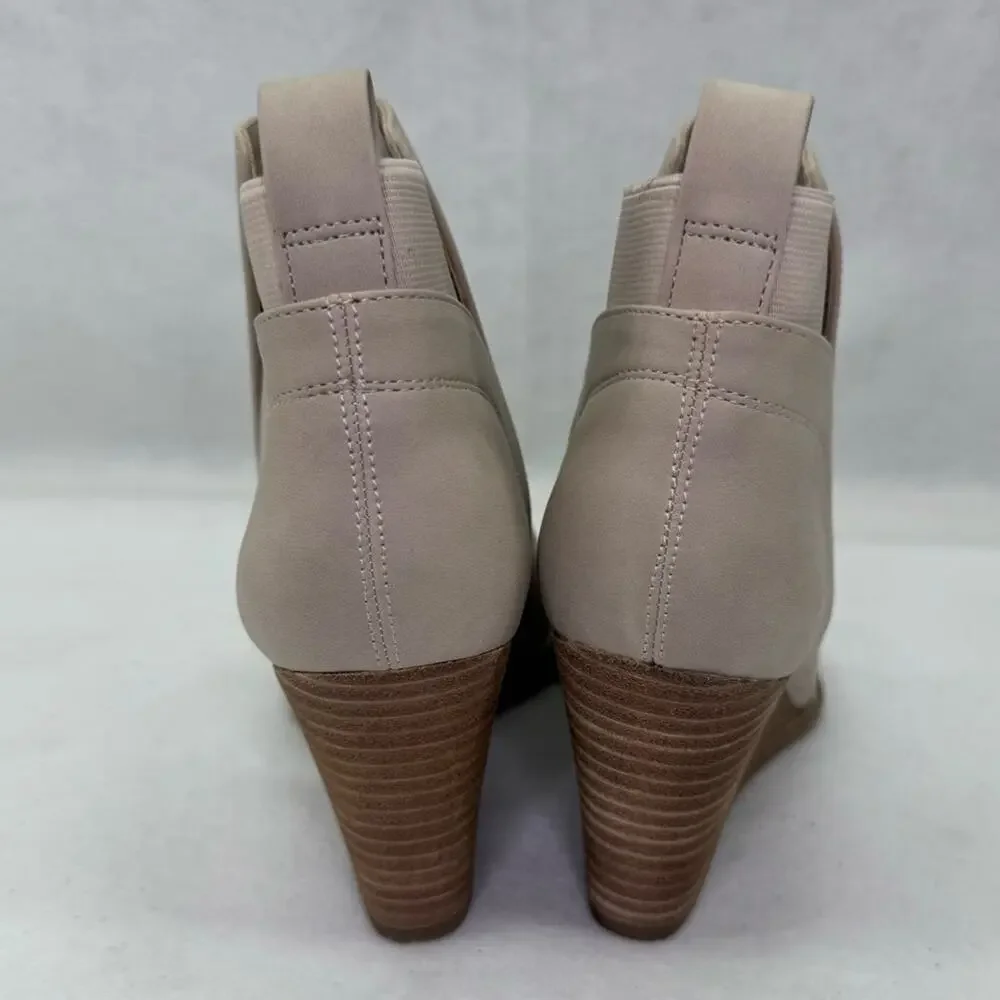 NWT DV by Dolce Vita Gerdy Bootie Beige size 10 Ankle Boot Wedges Stitch Fix